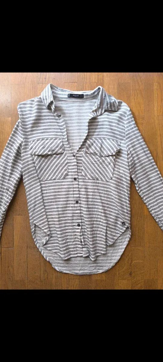 Camisa de rayas Mango gris y blanca