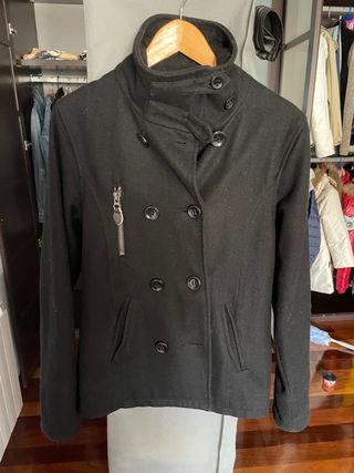 Chaqueta negra corta