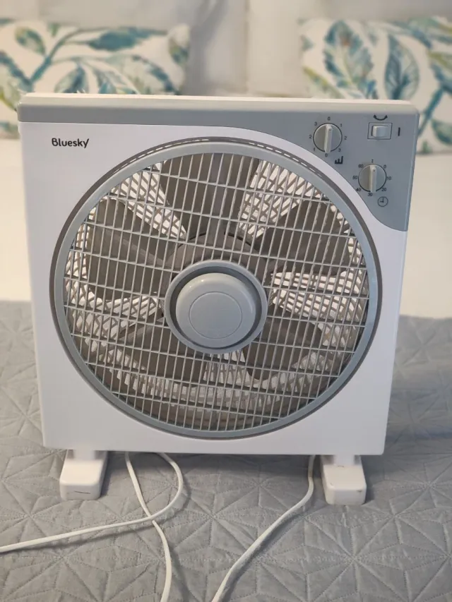 Ventilador Bluesky blanco y gris