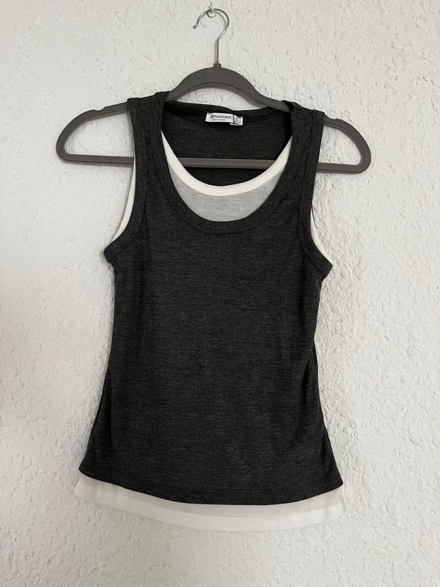 Camiseta nadadora doble Stradivarius gris/blanco