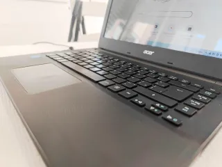 Portátil Acer 15 pulgadas. Intel Celeron 4gb ram.