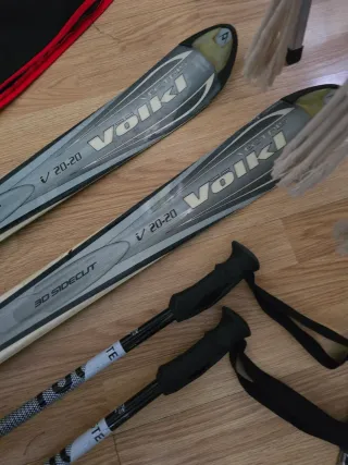 Esquís Volkl V-Werks con bastones