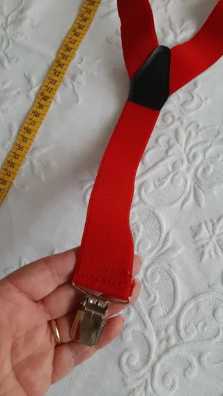 Bretelle rosse con clip