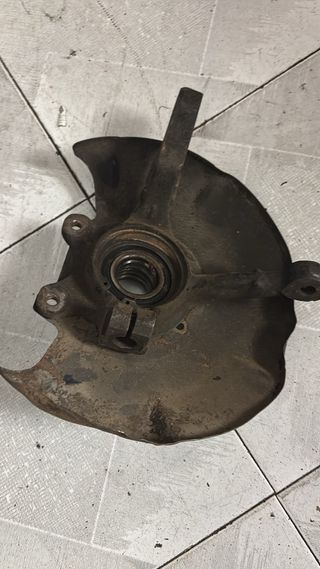 Mangueta delantera con rodamiento golf mk1 derecha