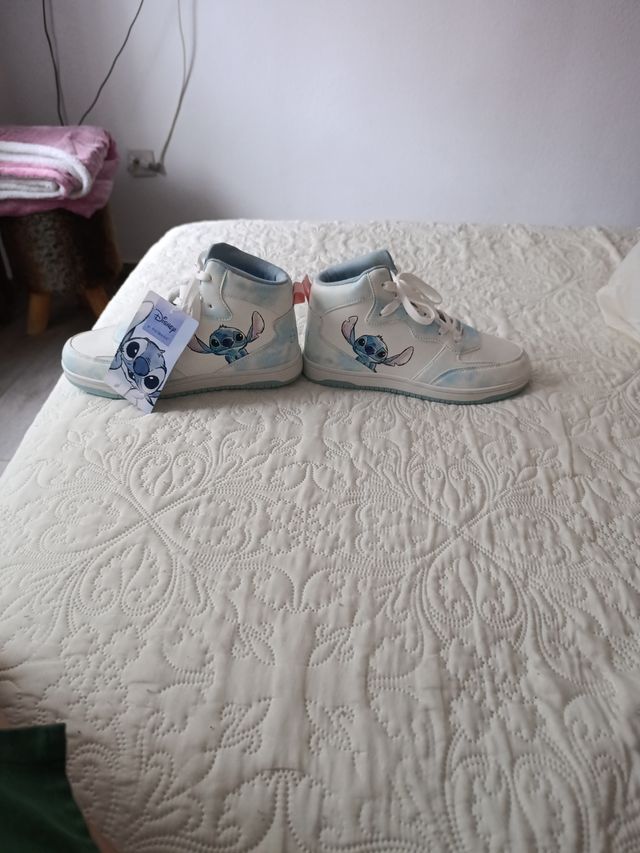 Botines Disney Stitch Blancos y Azules