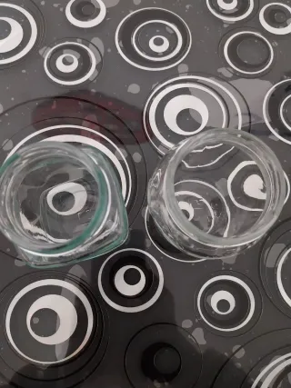 Contenitori in vetro trasparenti