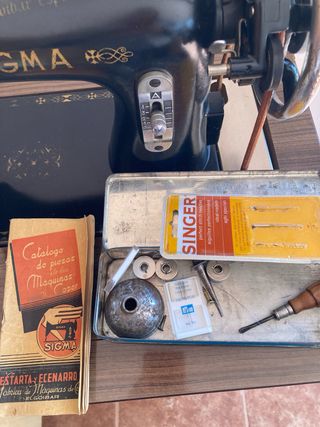Máquina de coser antigua Sigma