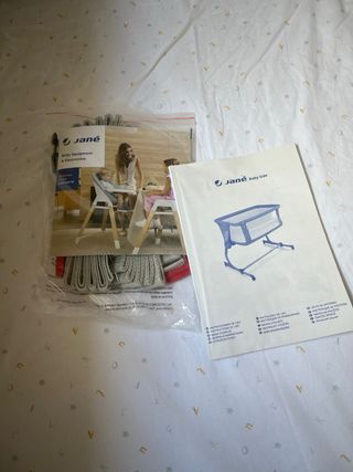 Minicuna Jané baby side