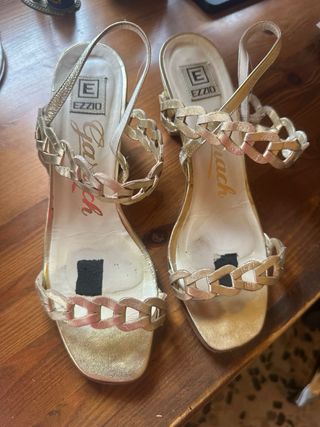 Zapatos de fiesta piel dorados