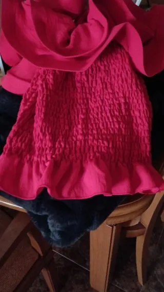 Blusa rosa con volantes y fruncido