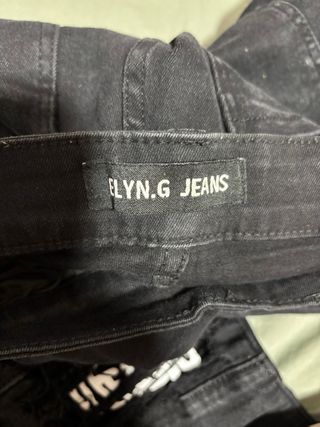 Tejanos negros ELYN.G JEANS rotos chico