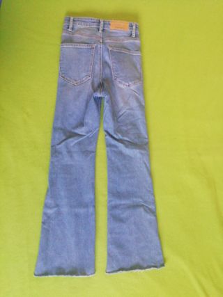 Pantalón Stradivarius Talla XXS/32
