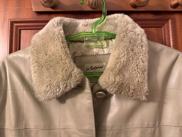 Abrigo de cuero de In Extenso