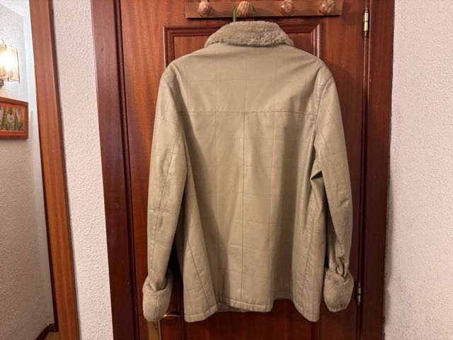 Abrigo de cuero de In Extenso