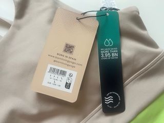 Conjunto deportivo Born: top y shorts