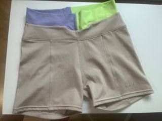 Conjunto deportivo Born: top y shorts