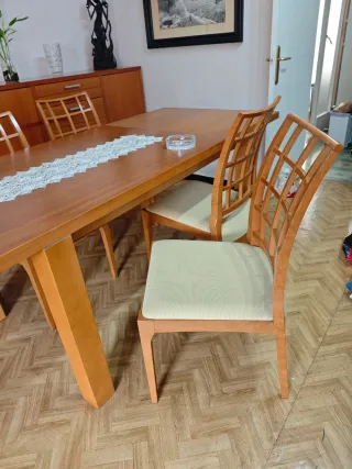 Mesa comedor extensible + 4 sillas madera maciza