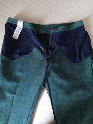 Pantalón Bimba y Lola verde. Buen estado