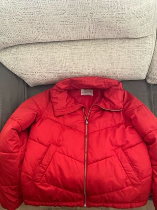Cazadora roja Stradivarius Talla M