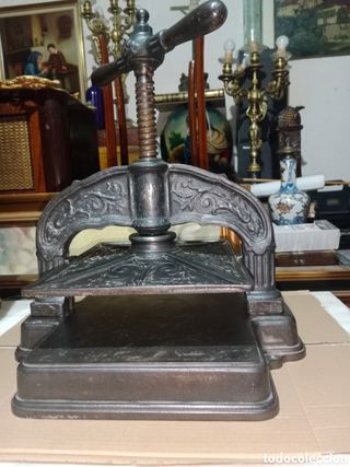 Antigua Prensa de Libros Hierro Fundido