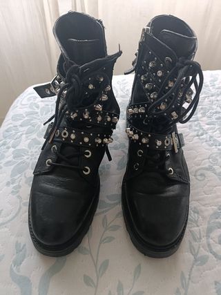 Botines Zara tachas cremallera