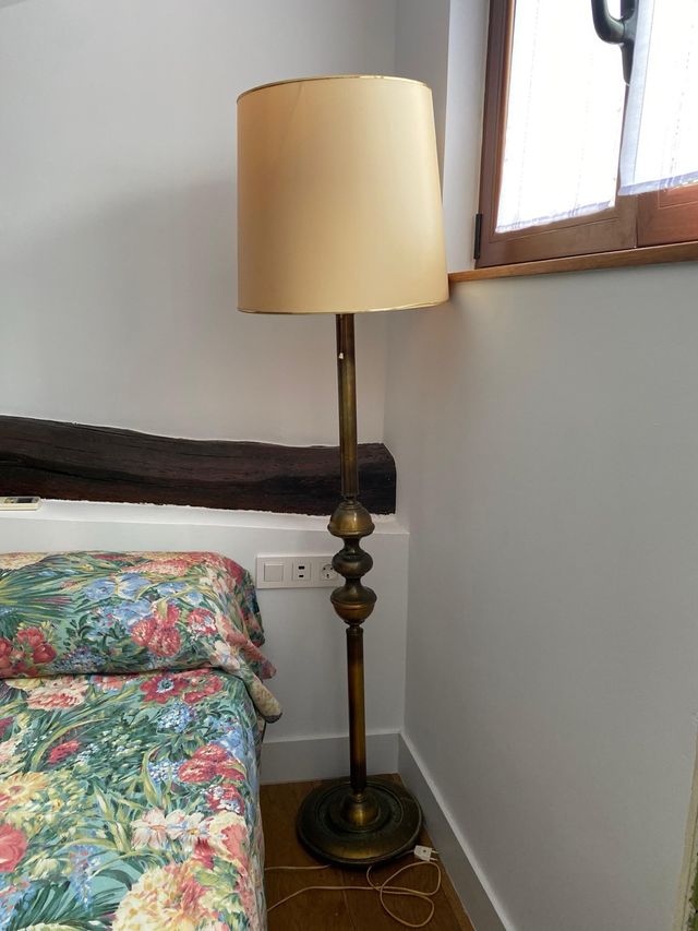 Lámpara de pie metal y tela vintage