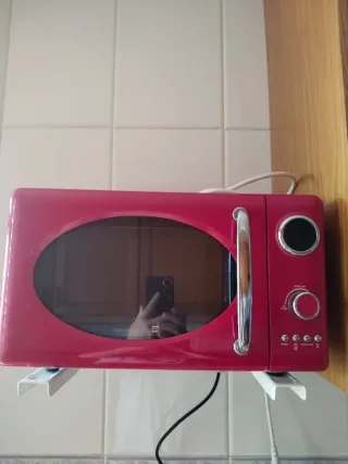 Microondas Rojo Estilo Vintage