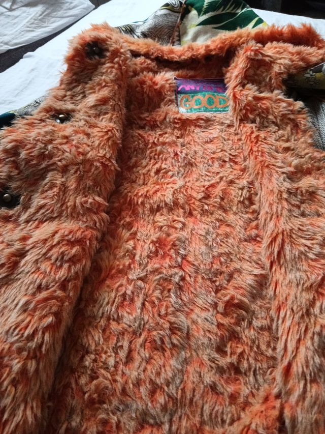 Chaqueta con estampado de jungla y mono