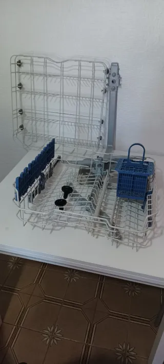 Sistema limpieza lavavajillas Indesit