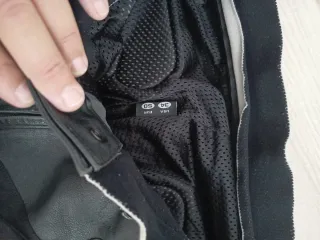 Mono de cuero Alpinestars y regalo botas