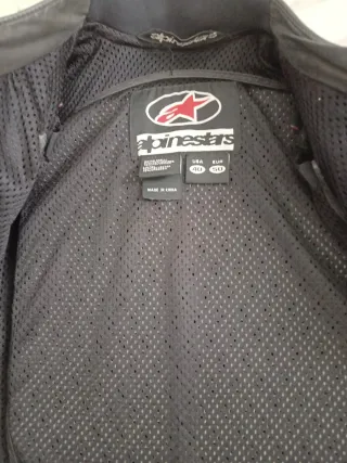 Mono de cuero Alpinestars y regalo botas