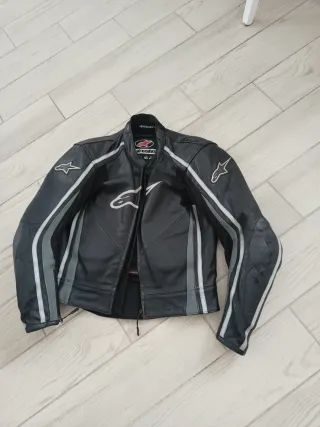 Mono de cuero Alpinestars y regalo botas