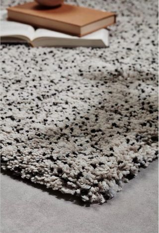 Alfombra IKEA VINDUM pelo largo beige