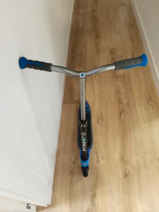 Patinete Globber infantil azul