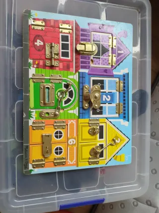 Juego Melissa & Doug cerraduras y arco iris