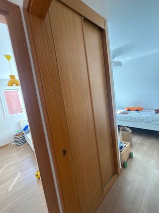 Puertas correderas armario empotrado madera