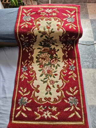 Alfombra de tela con diseño floral