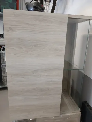 Vitrina madera y cristal