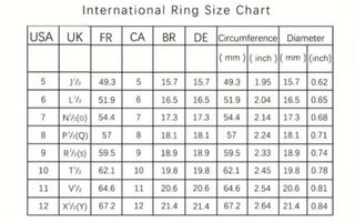 Precioso anillo solitario de plata con Zirconia