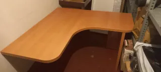 Mesa de escritorio angular madera