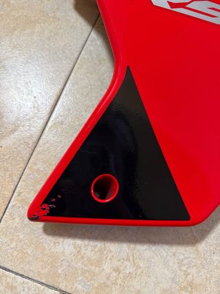 Carenado Lateral Izquierdo Aprilia RS660 Rojo