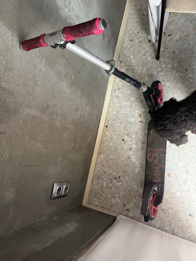 Patinete Oxelo rosa y negro