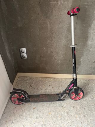 Patinete Oxelo rosa y negro
