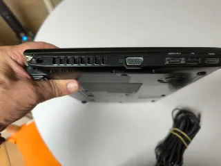 Portátil Toshiba i5 Win 11 Pro 4GB RAM