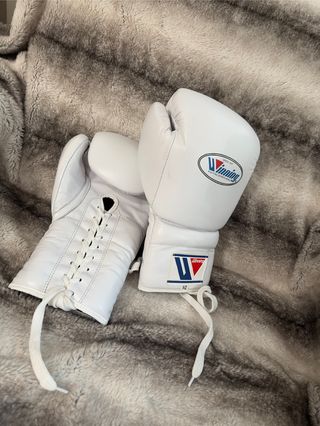 Pack Boxeo Winning Blanco:Casco,Coquilla y Guantes