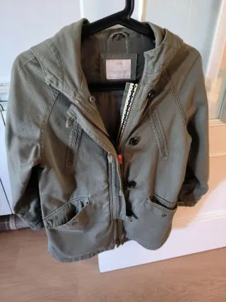 Chaqueta Zara verde entretiempo, talla 9/10
