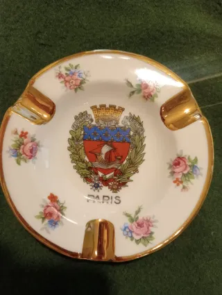 Cenicero de porcelana de limoges escudo París