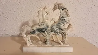 Figuras estatuas caballos mármol