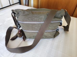 Bolso bandolera Kipling verde con cartera a juego