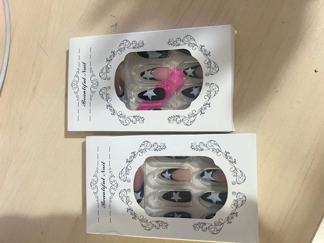 Uñas postizas decoradas